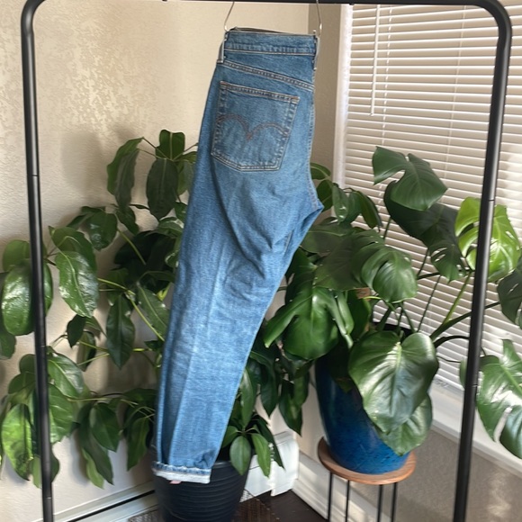 Levi’s wedgie icon jeans, size 28 - Picture 3 of 4
